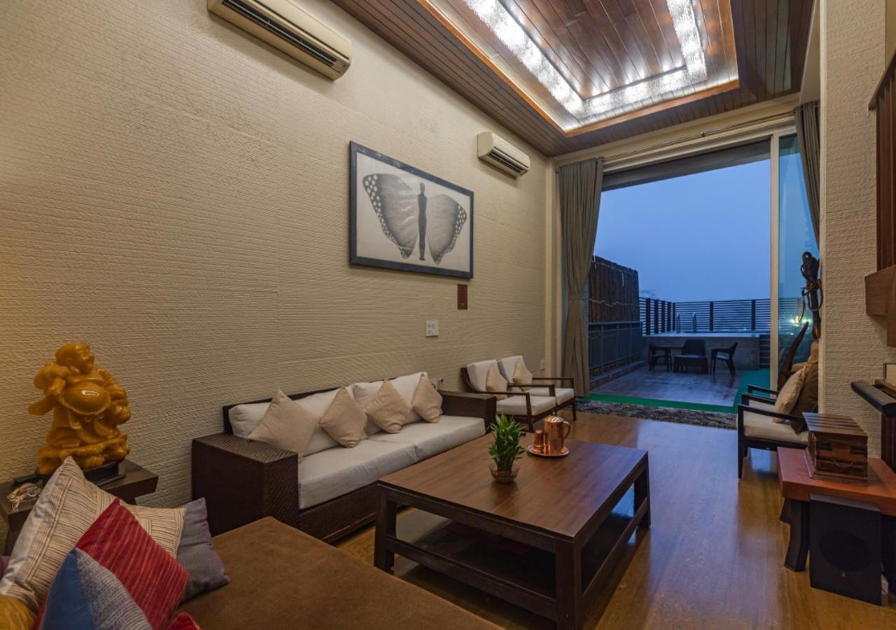 Saffronstays Urja, Lonavala - Private Villa With 2 Pools, Spa Room, Private Elevator & Waterfall Esterno foto