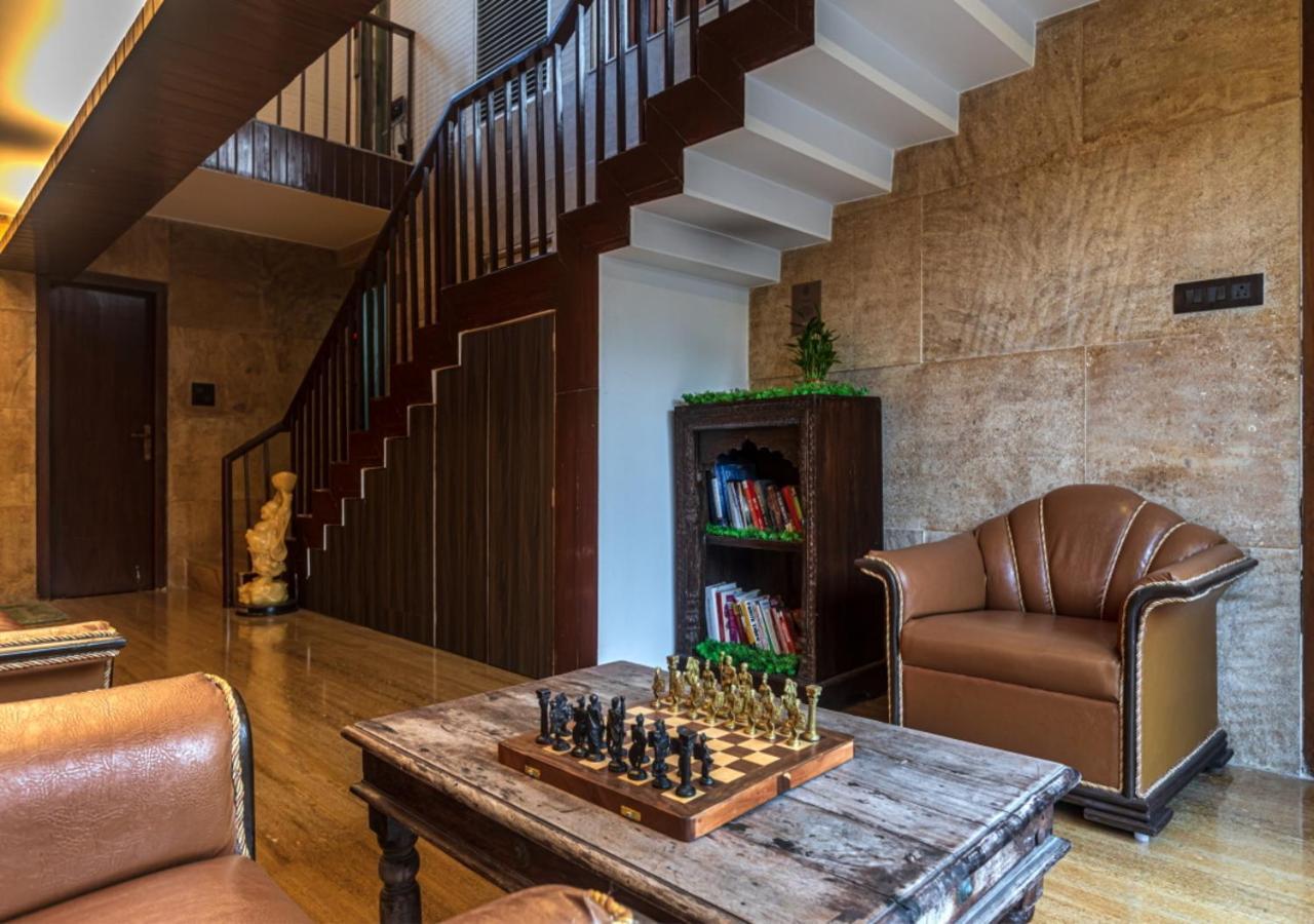 Saffronstays Urja, Lonavala - Private Villa With 2 Pools, Spa Room, Private Elevator & Waterfall Esterno foto