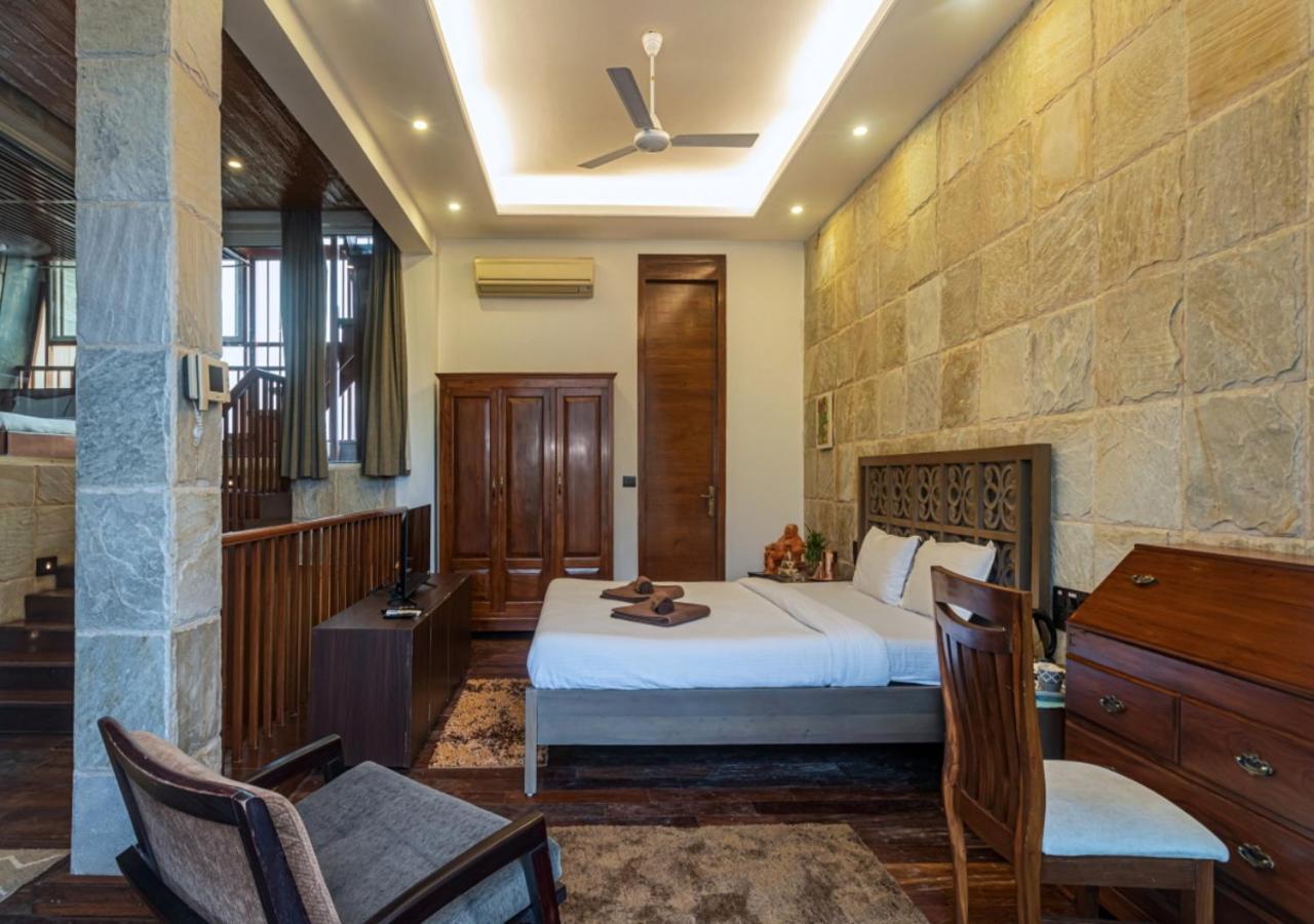 Saffronstays Urja, Lonavala - Private Villa With 2 Pools, Spa Room, Private Elevator & Waterfall Esterno foto