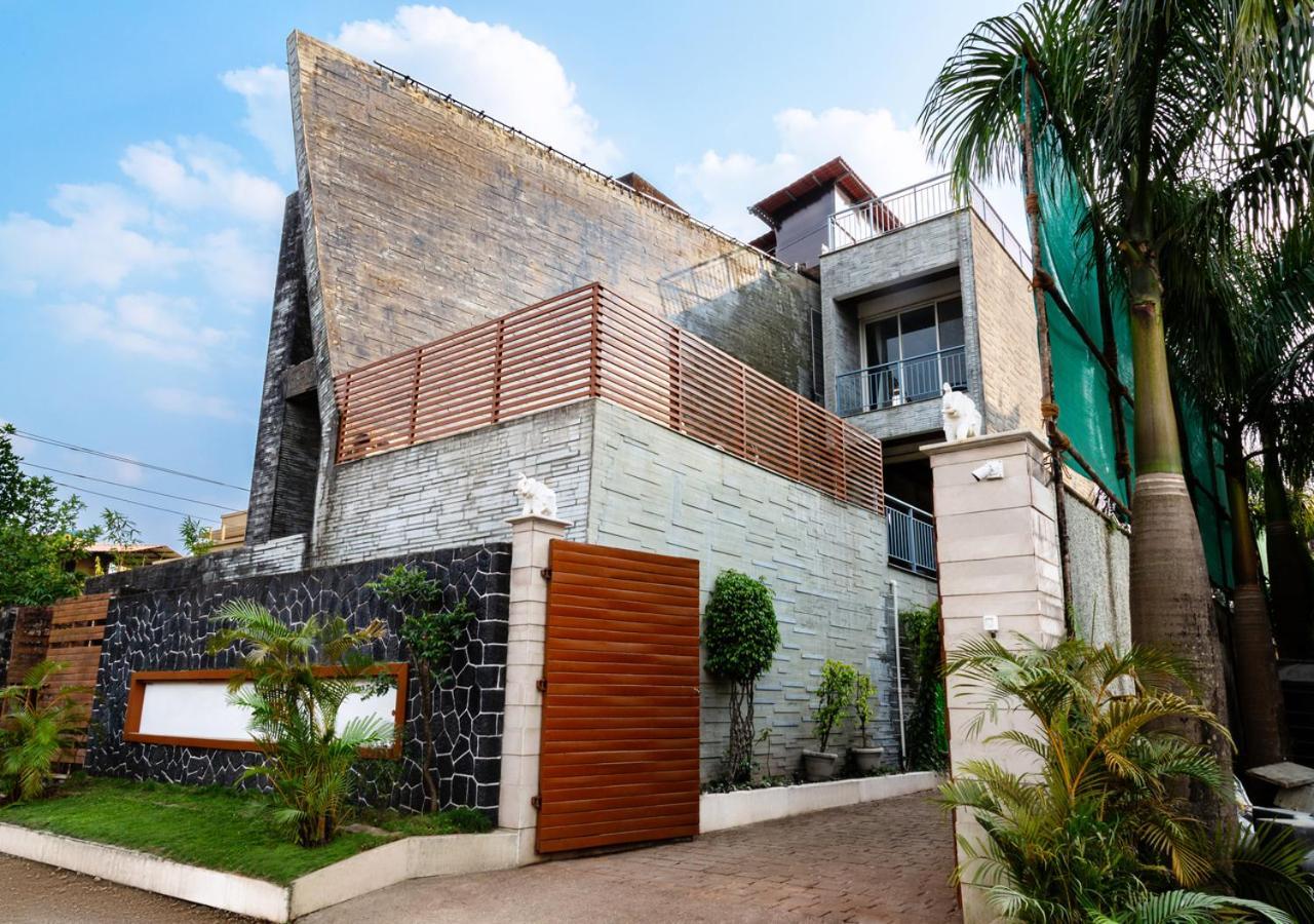 Saffronstays Urja, Lonavala - Private Villa With 2 Pools, Spa Room, Private Elevator & Waterfall Esterno foto