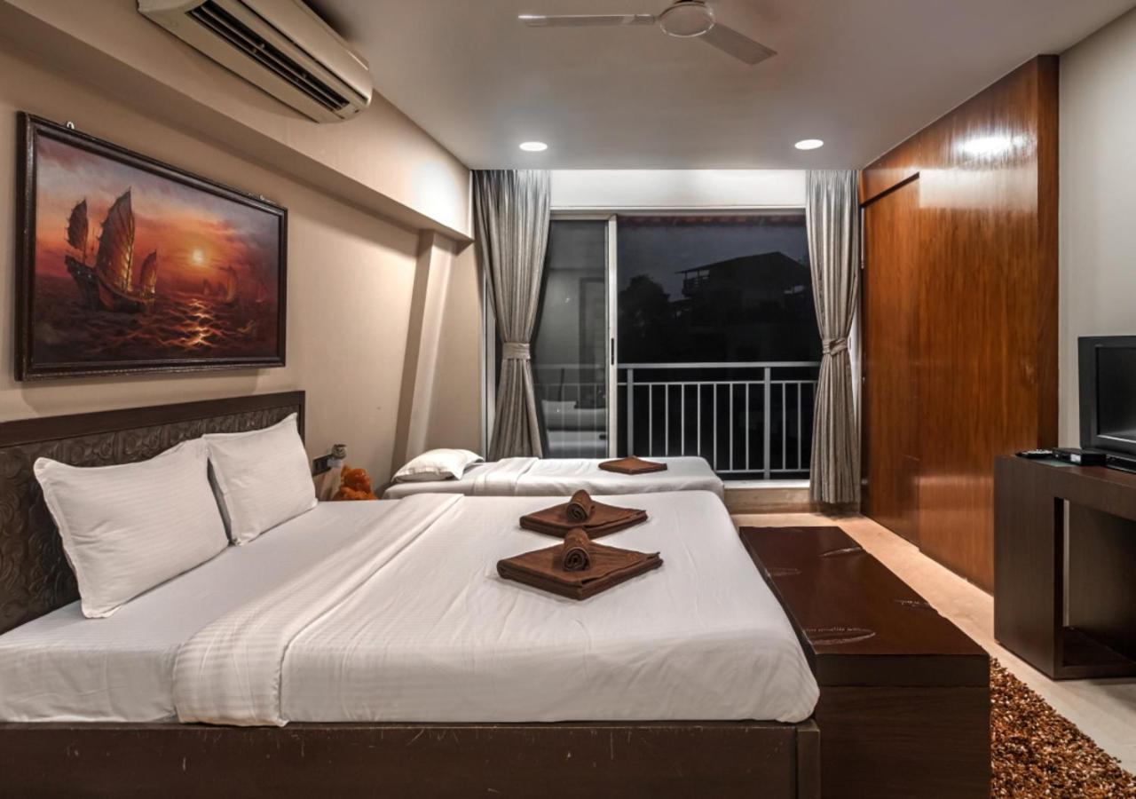 Saffronstays Urja, Lonavala - Private Villa With 2 Pools, Spa Room, Private Elevator & Waterfall Esterno foto