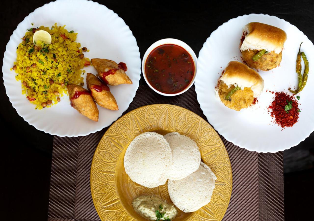 Saffronstays Urja, Lonavala - Private Villa With 2 Pools, Spa Room, Private Elevator & Waterfall Esterno foto